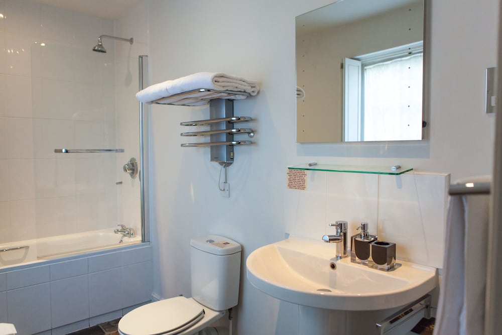 Deluxe Double Room, 1 Double Bed, Ensuite, City View photo 2