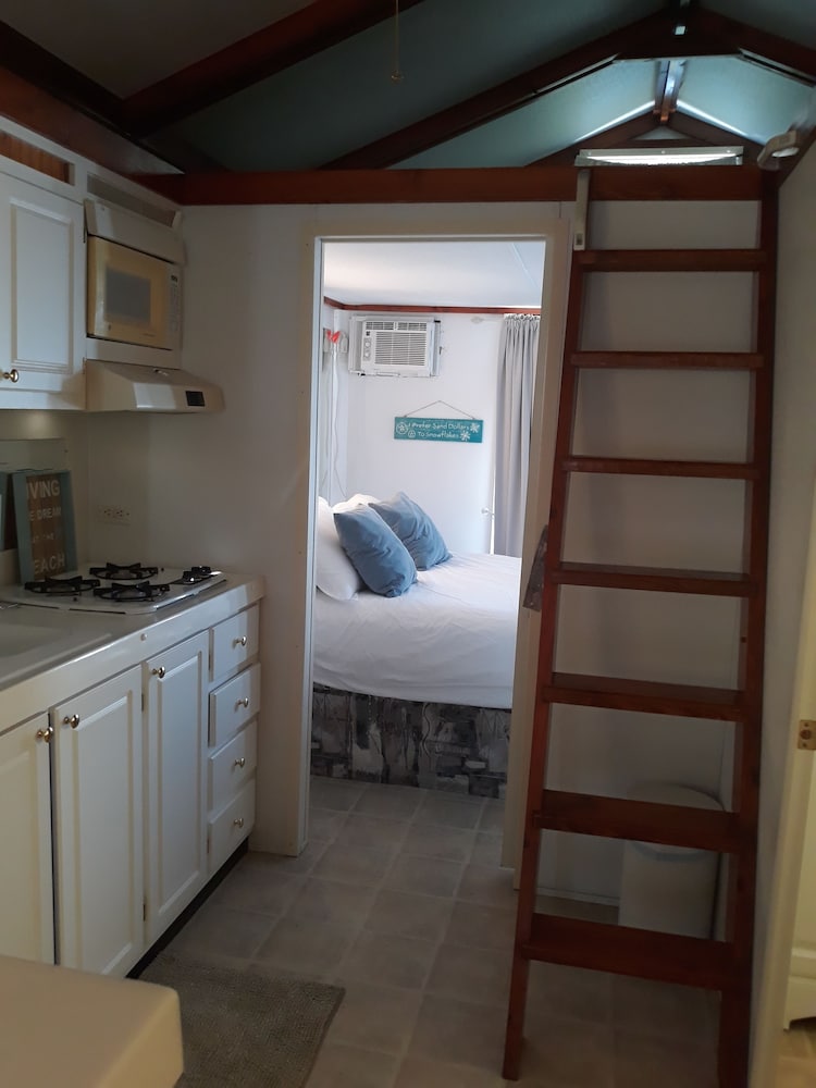 Sand Dollar: Aqua Lodge, 1 Bedroom, Bay View photo 2