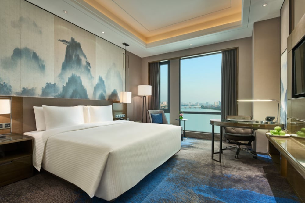 Executive Deluxe King Room With River View