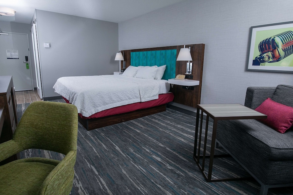 Room, 1 Queen Bed, Accessible - Photo 1