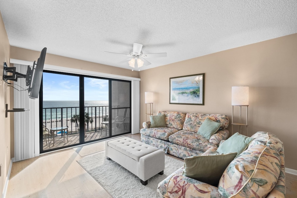 Condo, 2 Bedrooms, Ocean View (404A)