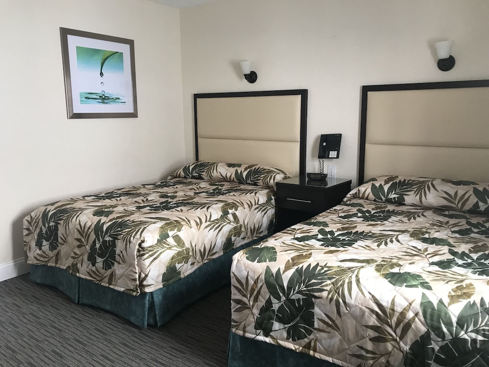 Two Room Suite, 2dble beds and 2 single(twin) beds, Type A photo 1