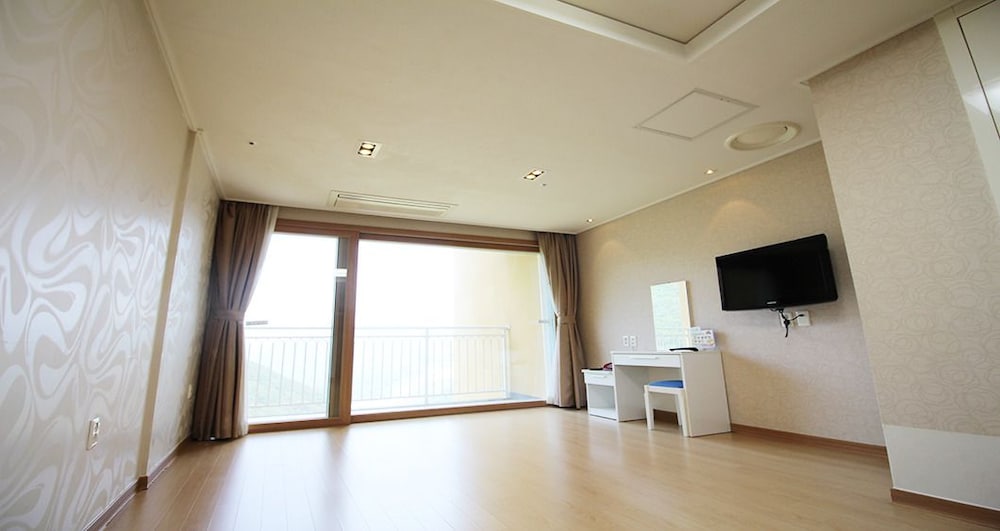 Prime A (Ondol or Bed type randomly assigned) photo 3