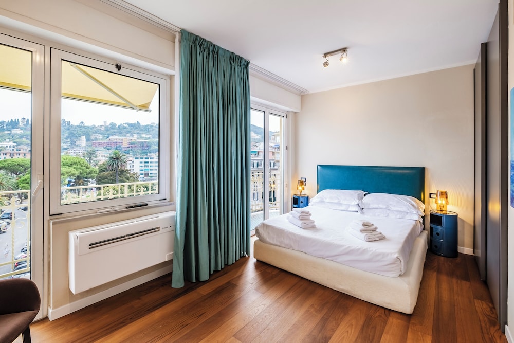 Suite, 1 Queen Bed with Sofa bed, Non Smoking, Sea View photo 2