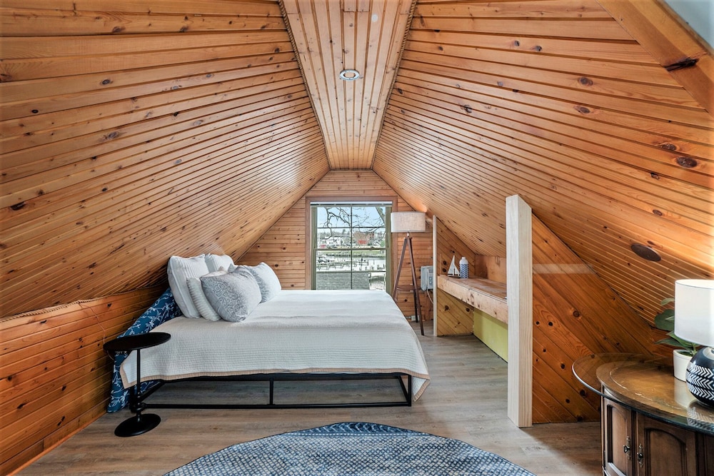 Deluxe Suite (LC Mohr)