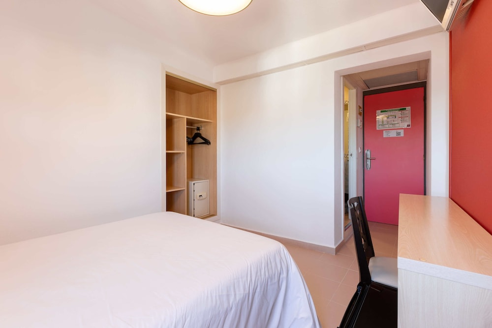 Basic Single Room photo 3