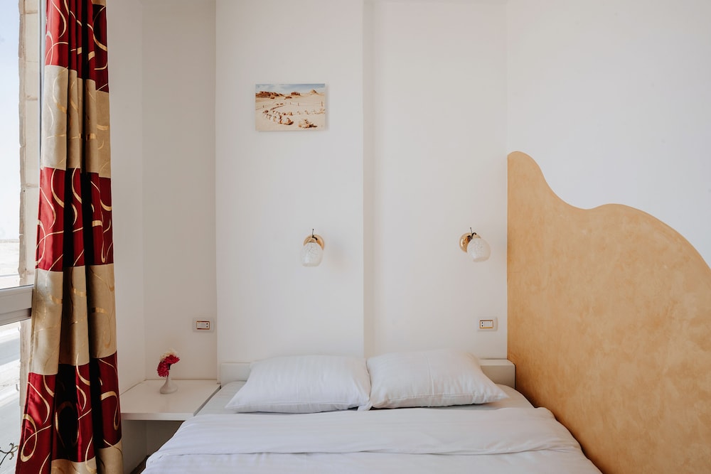Panoramic Suite, 1 Queen Bed photo 2