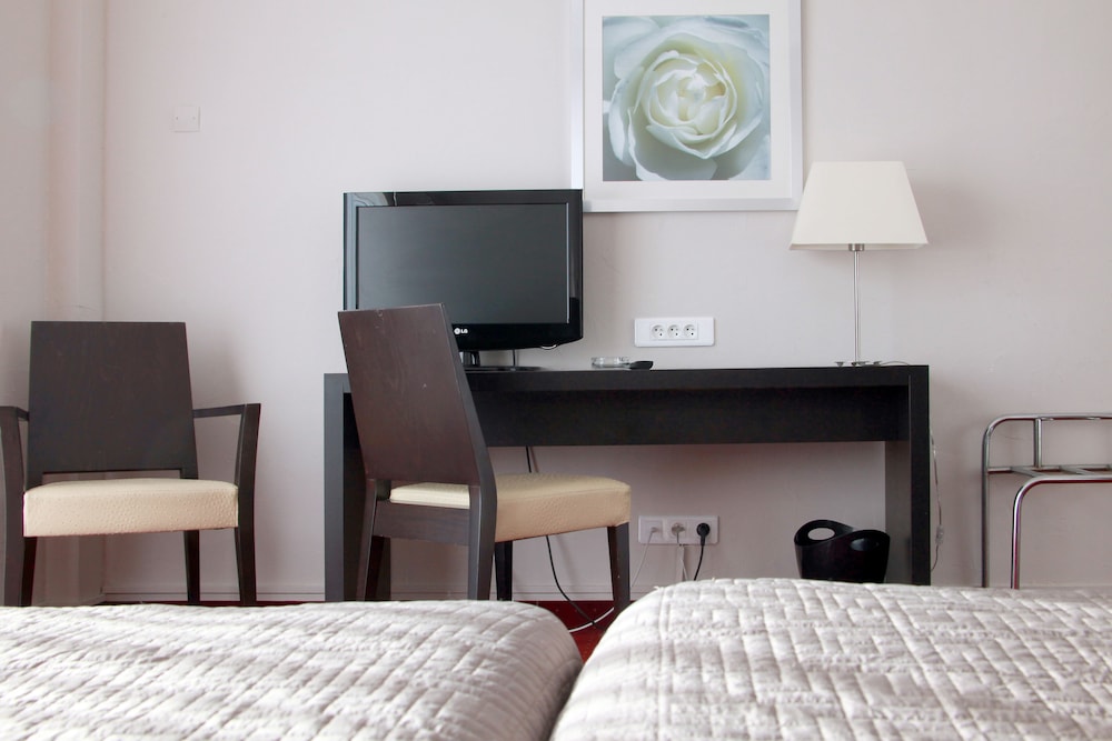 Standard Double or Twin Room, Accessible, City View (STVV) - Photo 3