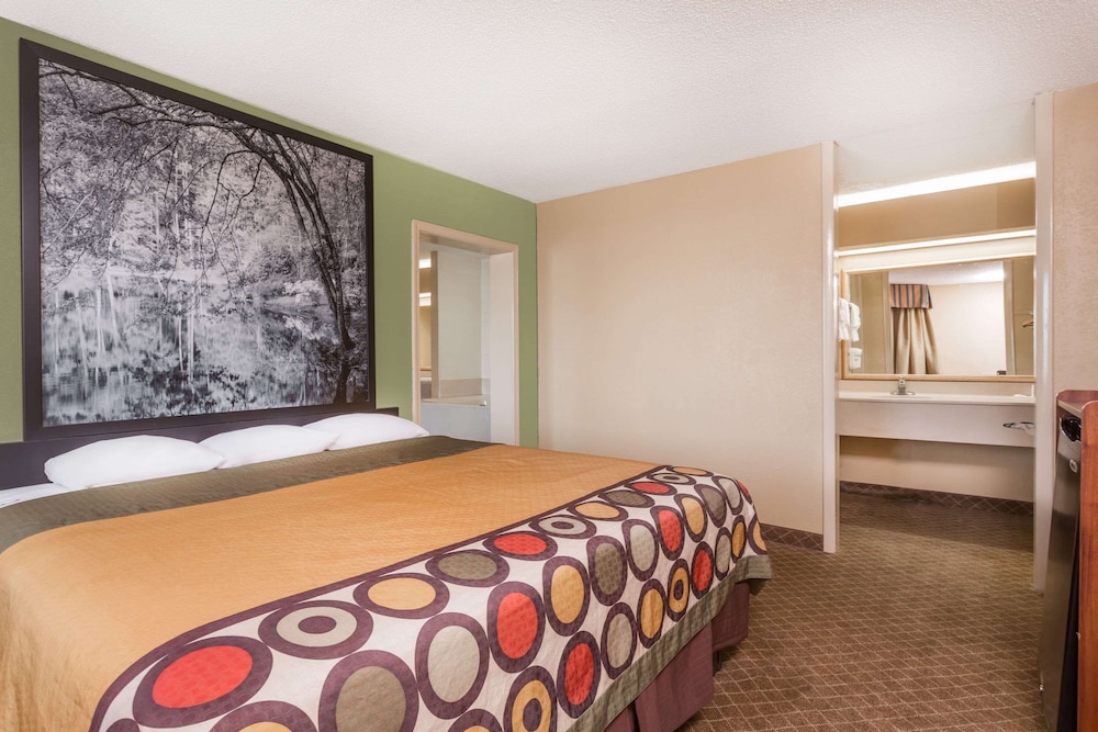 Suite, 2 Bedrooms, Smoking photo 1