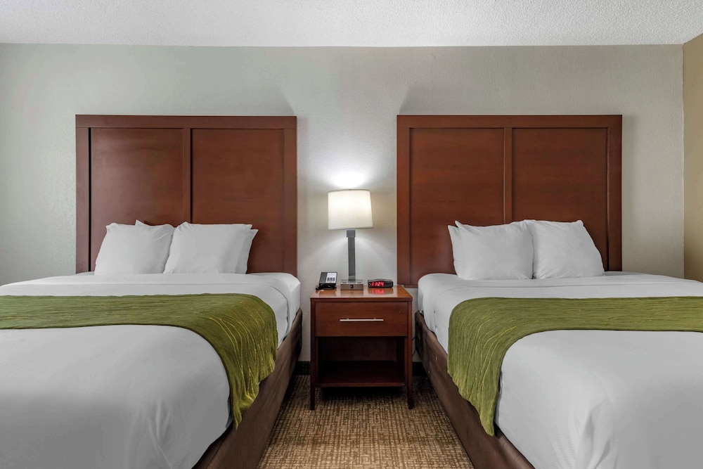 Room, 2 Queen Beds, Non Smoking - Photo 6