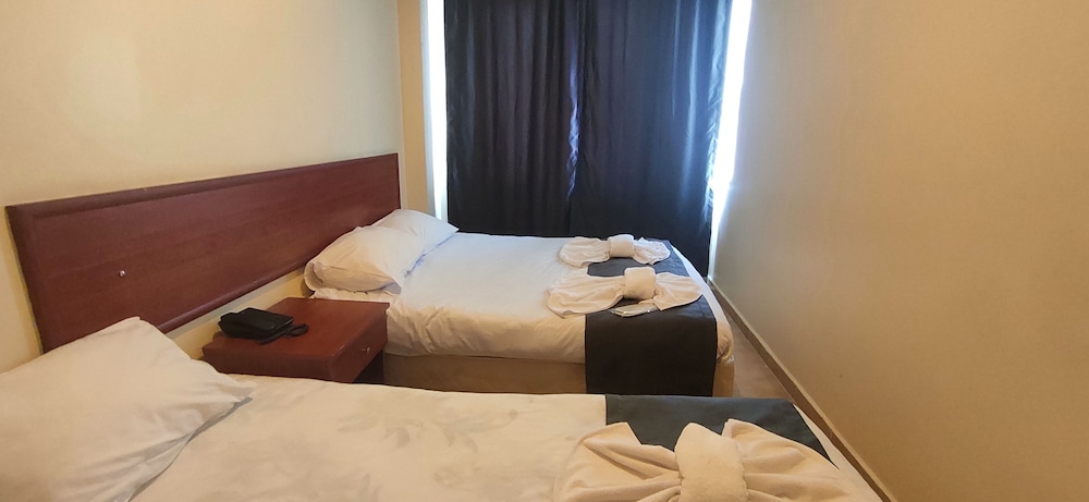 Standard Triple Room, 1 Bedroom, Non Smoking, City View photo 2
