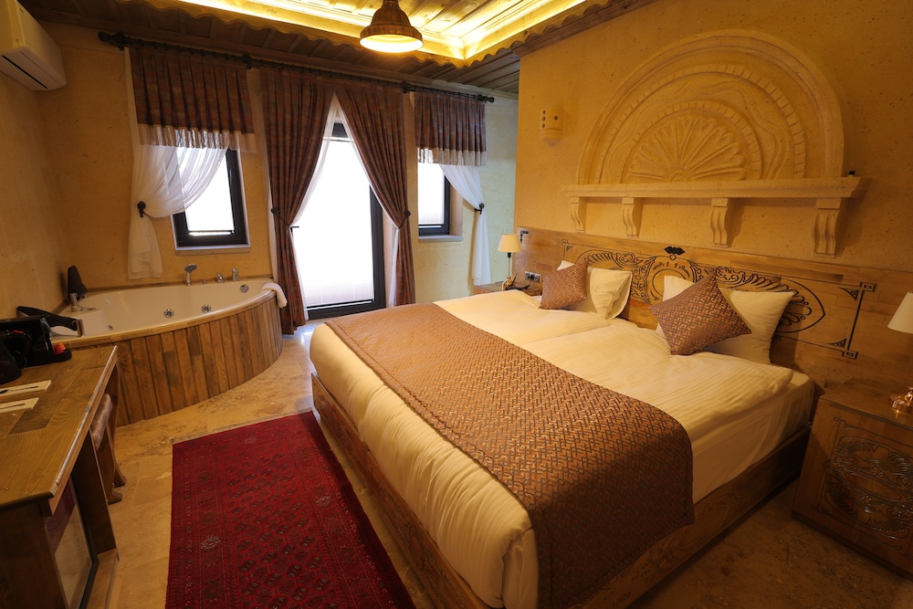Deluxe Room - Photo 1