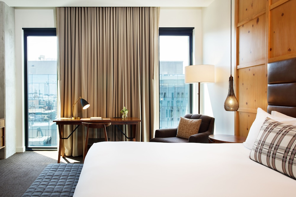 Deluxe Room, 1 King Bed
