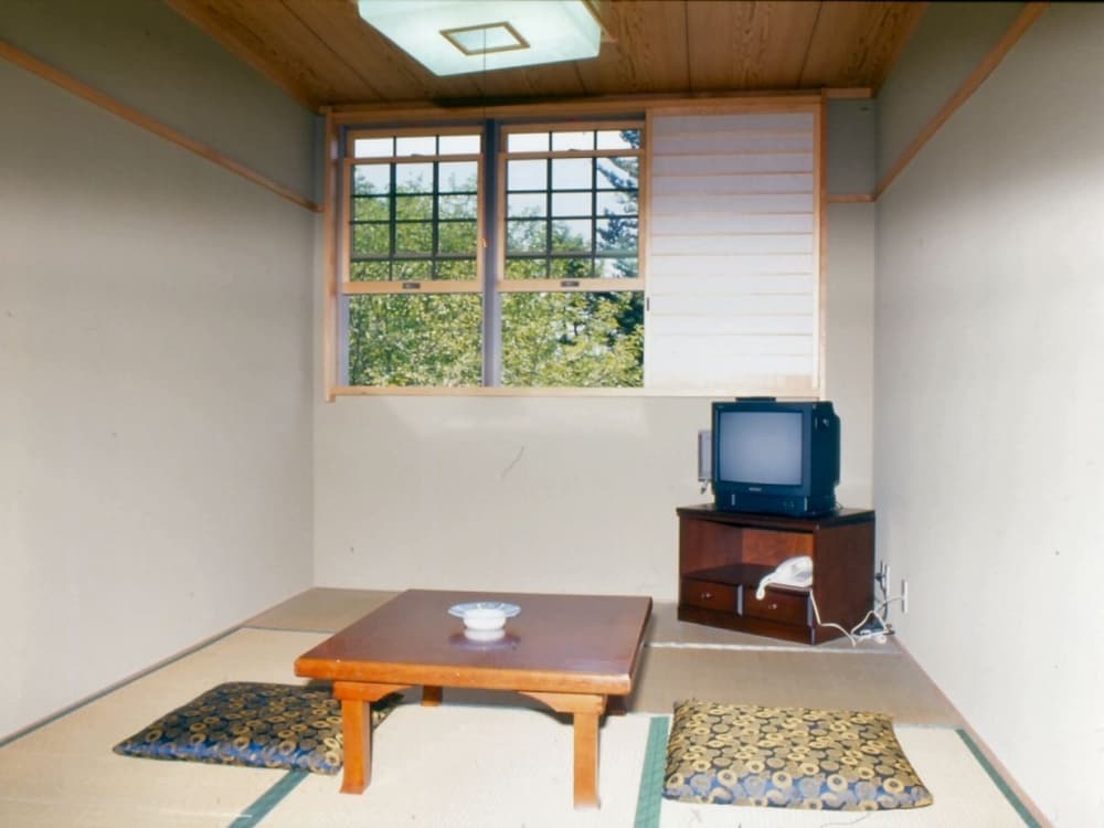 Japanese Style Room With Shared Bathroom photo 1