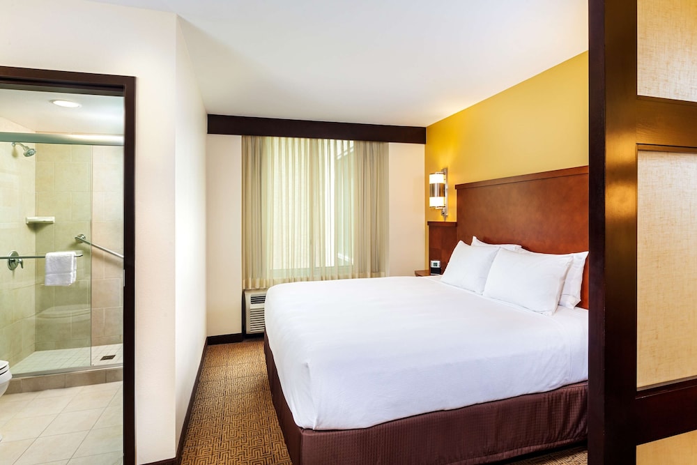 Room, 1 King Bed with Sofa bed (High Floor) - Photo 6