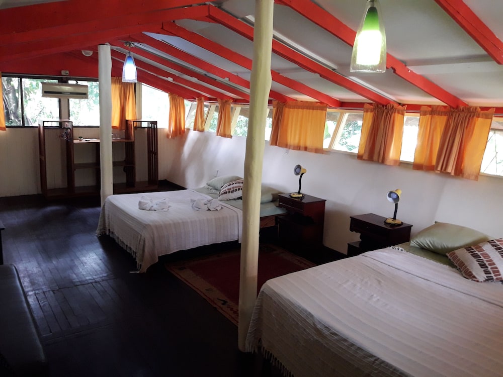 Comfort Room, 1 Bedroom, Balcony, Garden View photo 3