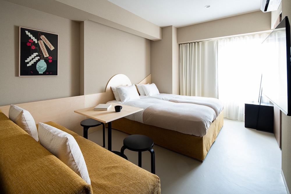 Base Studio Apartment photo 1