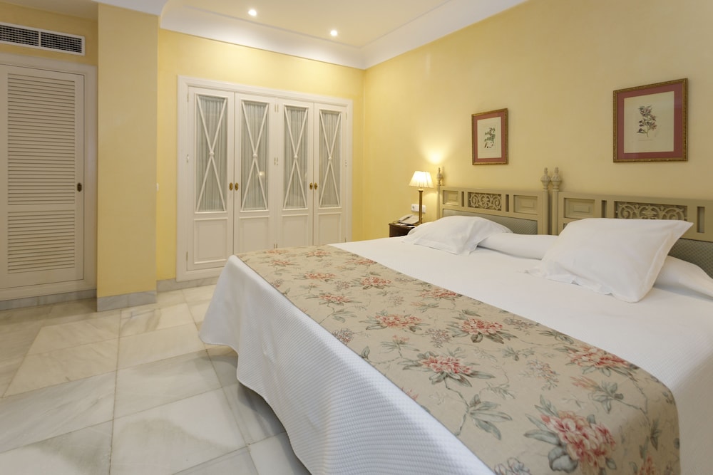 Junior Suite (3 Adults) - Photo 5