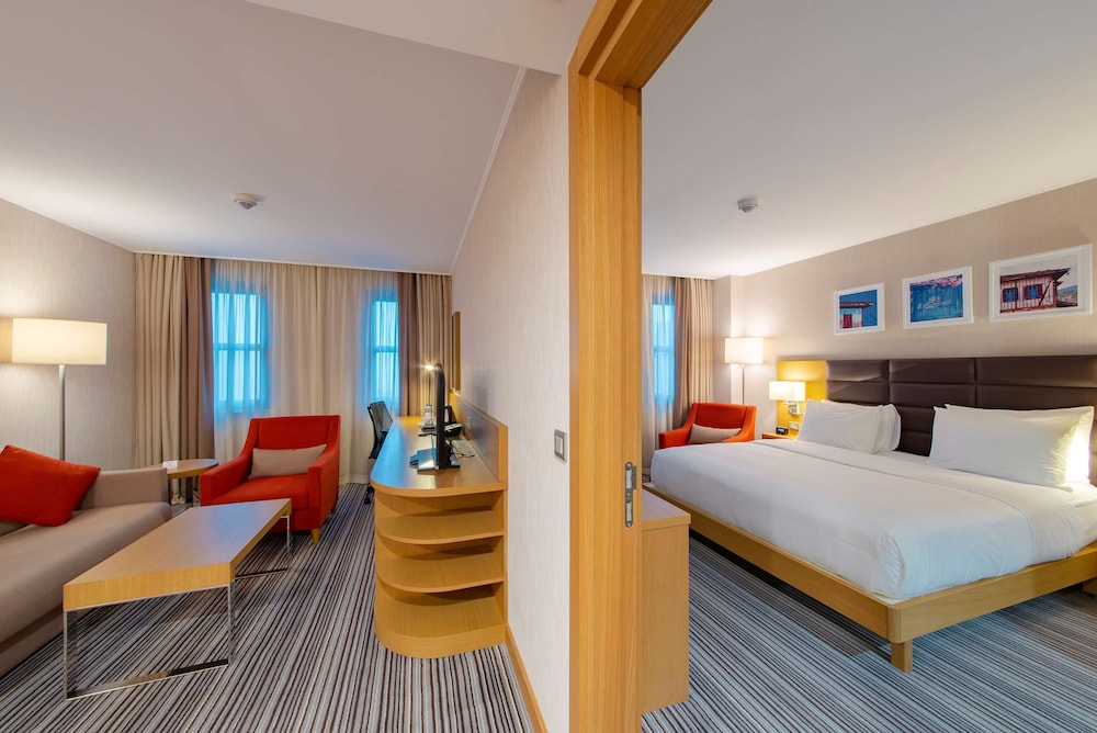 Suite, 1 Bedroom thumbnail 5
