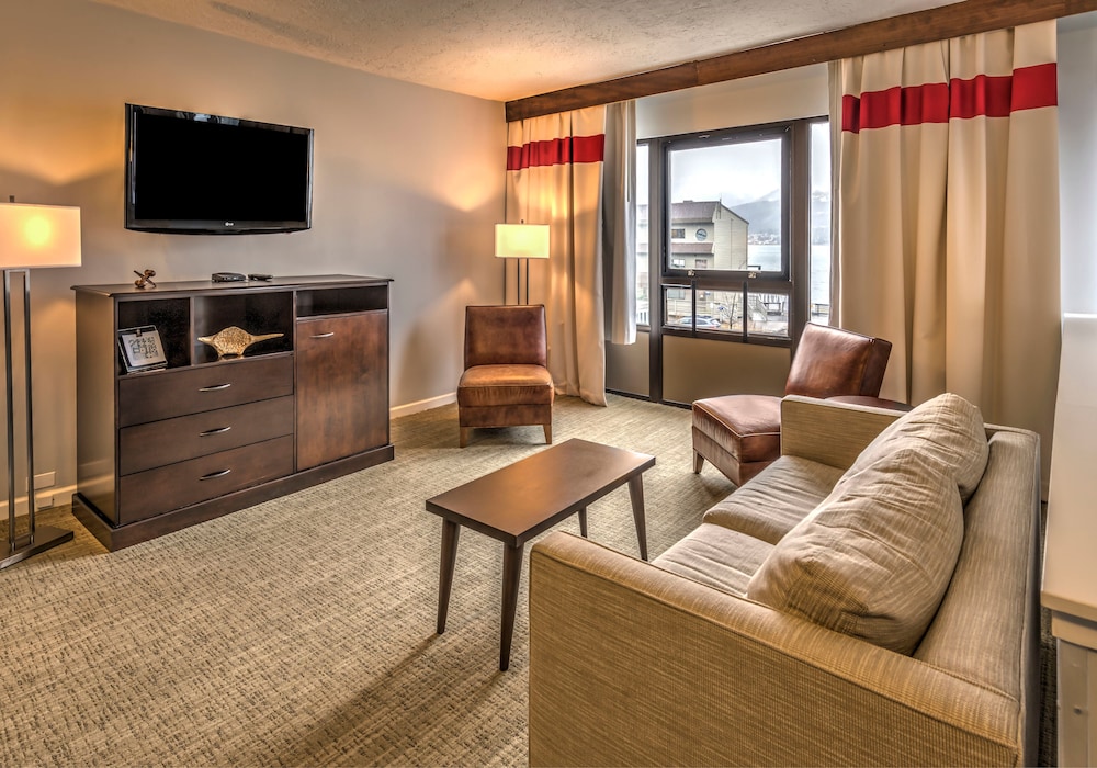 Junior Suite, Multiple Beds, Mountain View - Photo 9