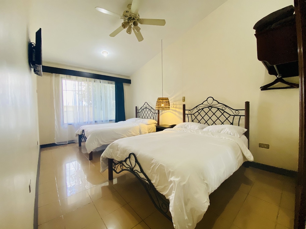 Standard Room, 2 Double Beds
