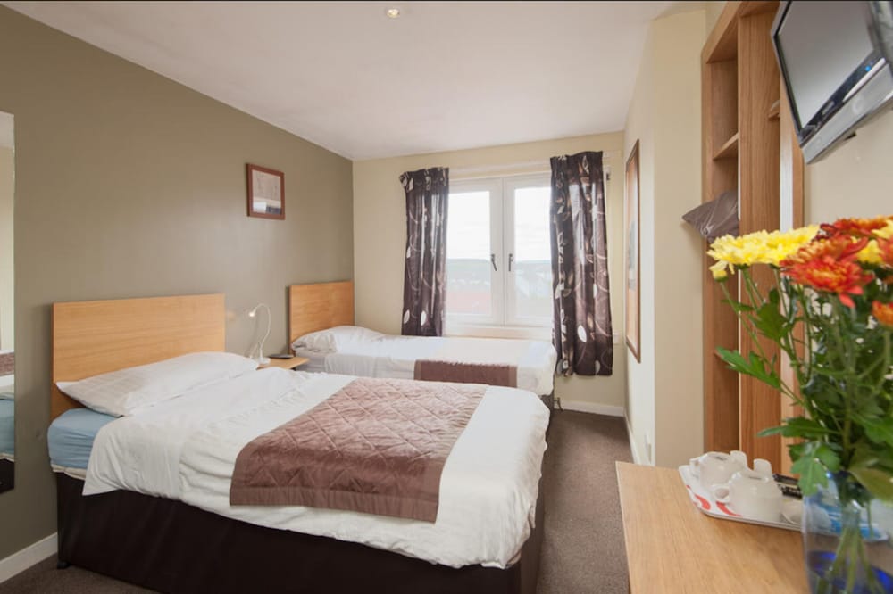 Family Room, Ensuite (3) - Photo 3