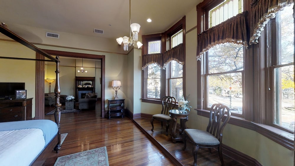 Classic Suite, Private Bathroom ( Suite - 201) photo 3