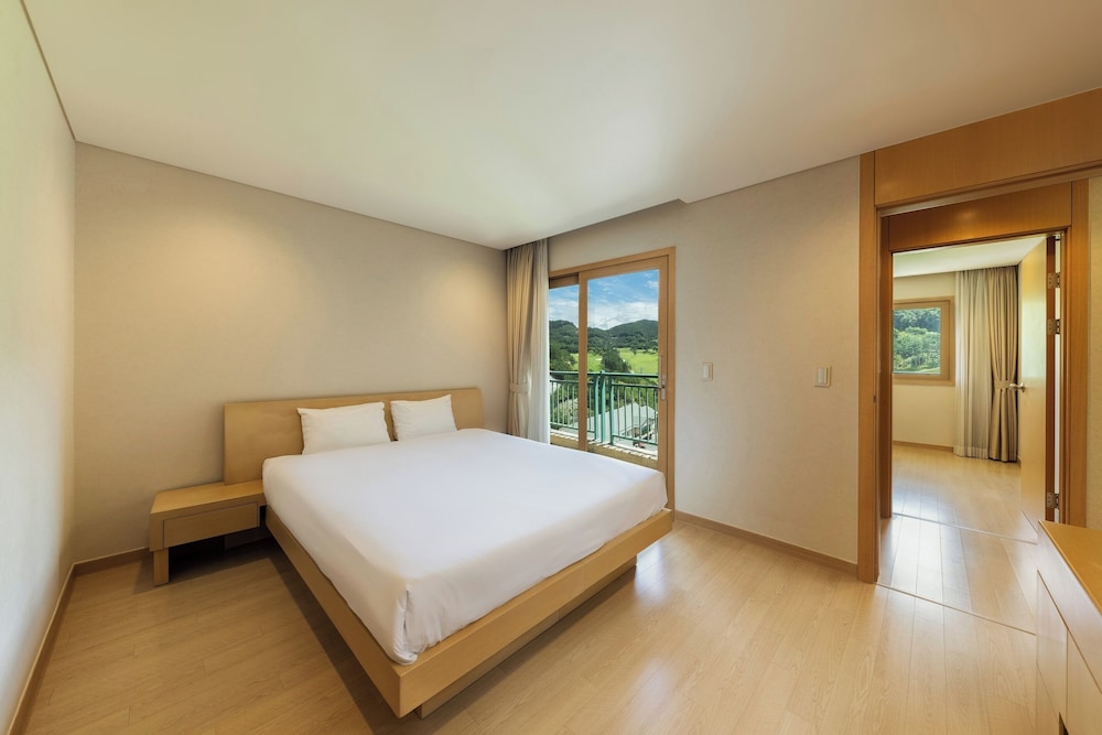 45PY Double Bed photo 1