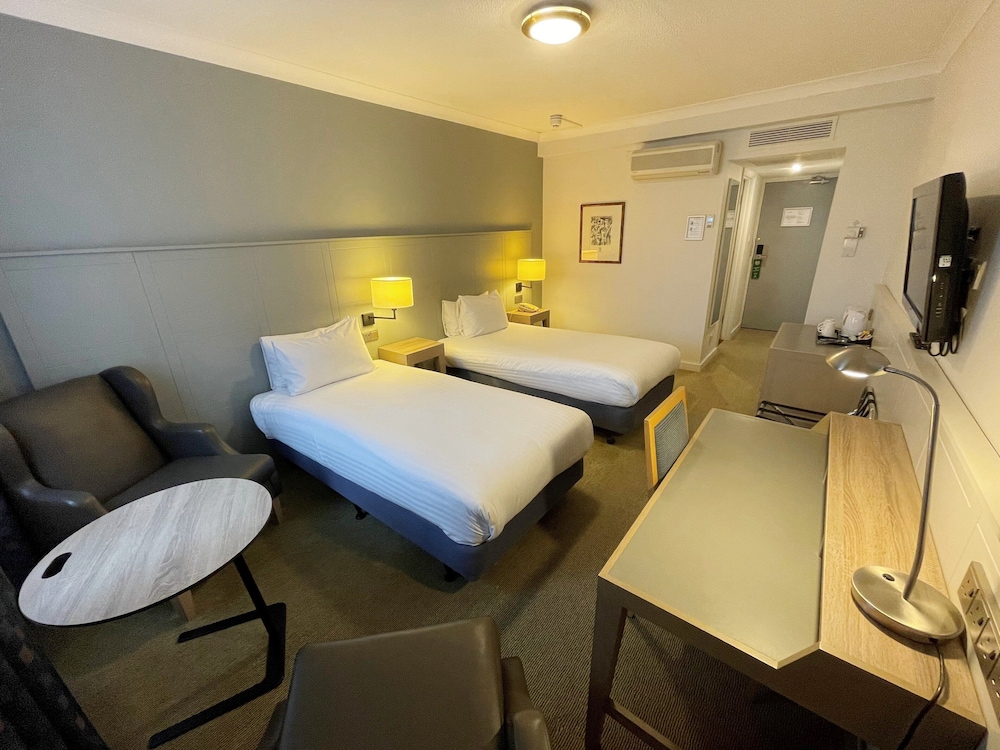 Standard Room, 2 Twin Beds - Photo 7