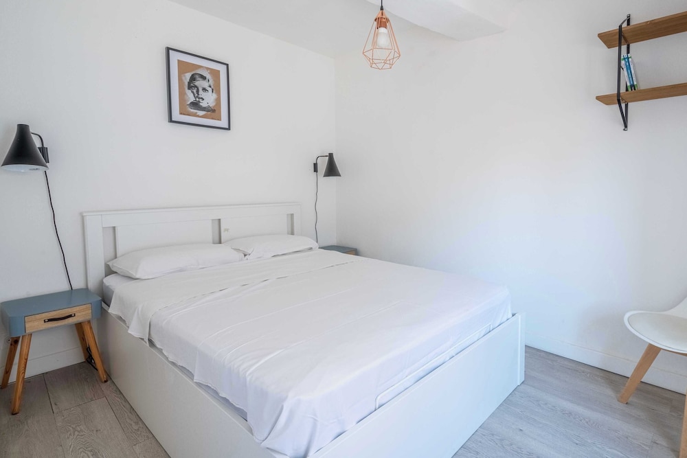 Junior Apartment, City View