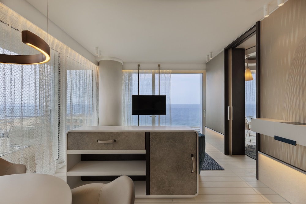 Deluxe Suite photo 2