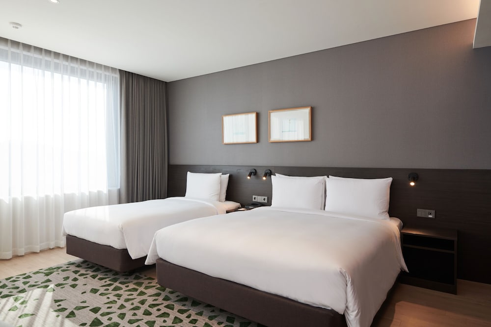 [Special Promotion] Premier Suite - 14PM check in&out / swimming pool benefits provided twice - Photo 1