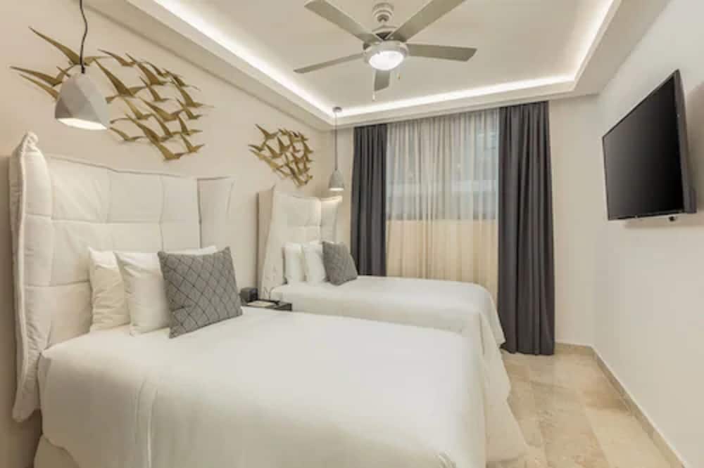 One Bedroom Double Suite