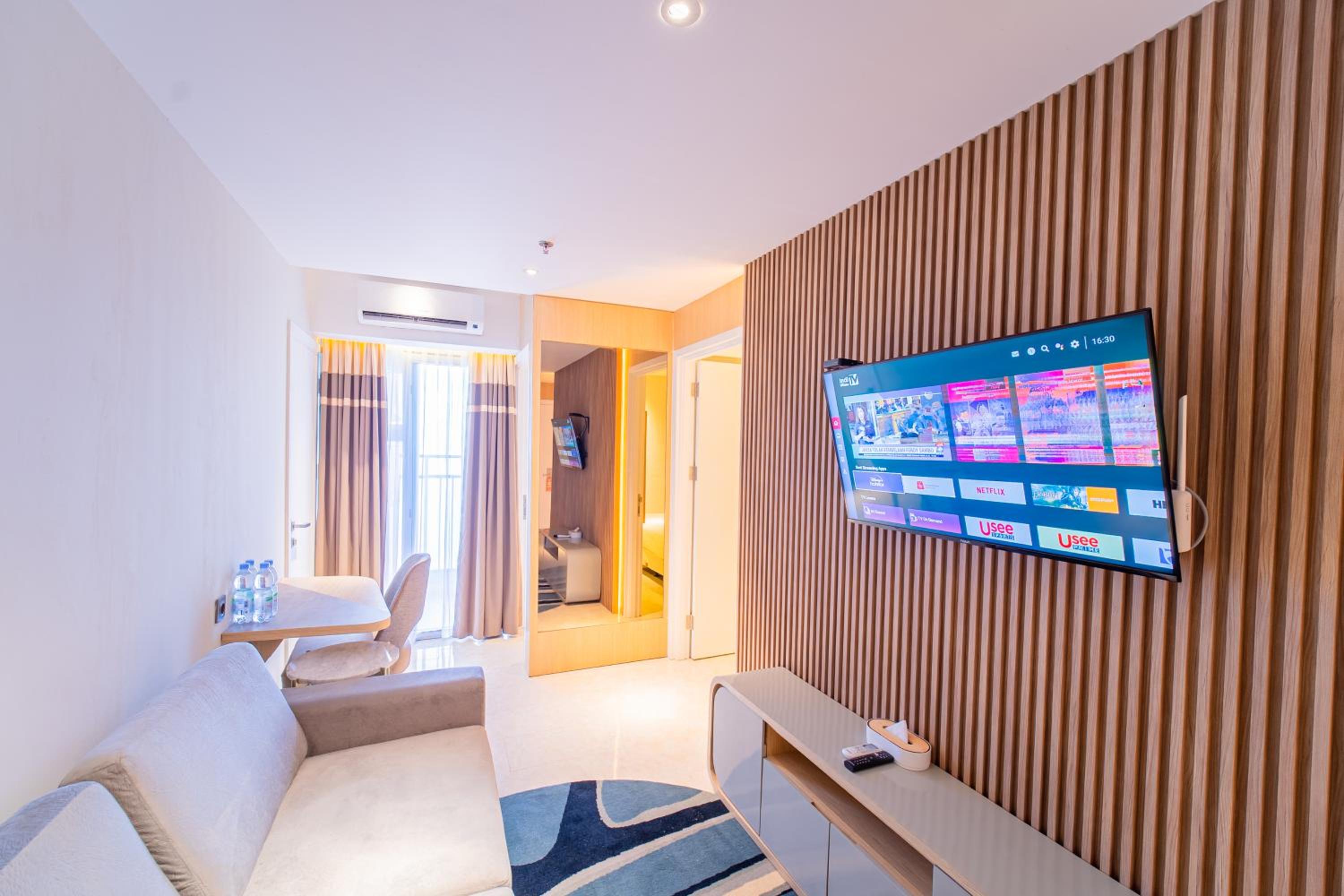 Family Room with Balcony - Photo 1