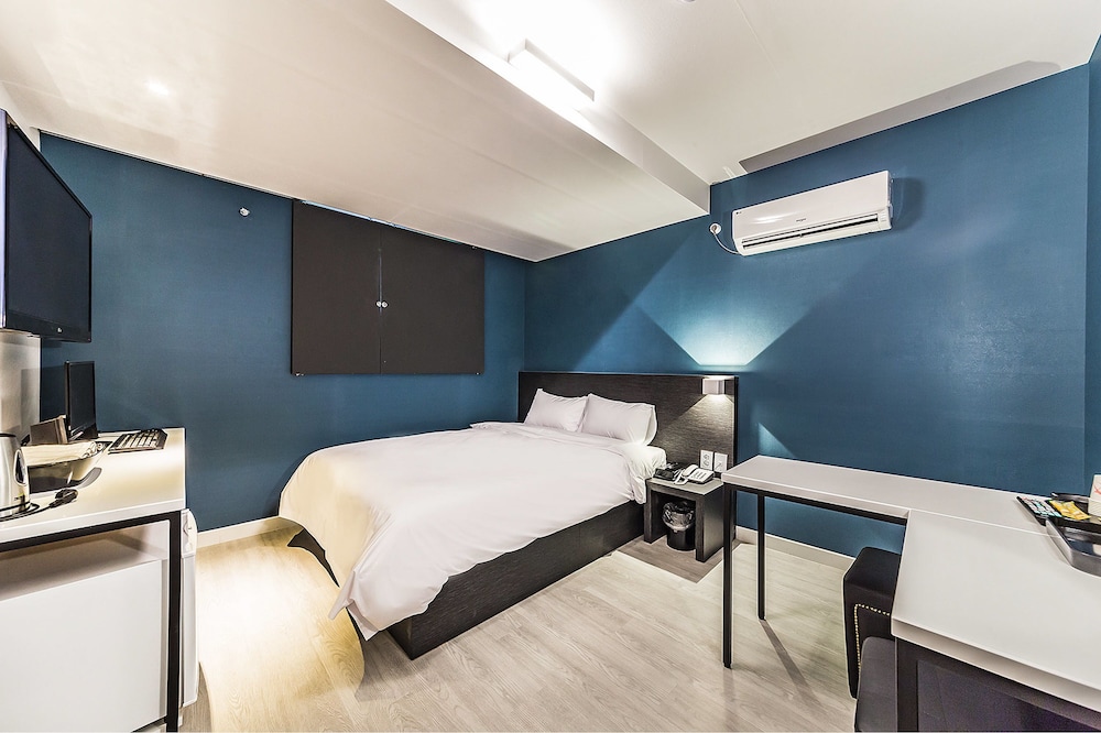 Standard Double Room photo 3