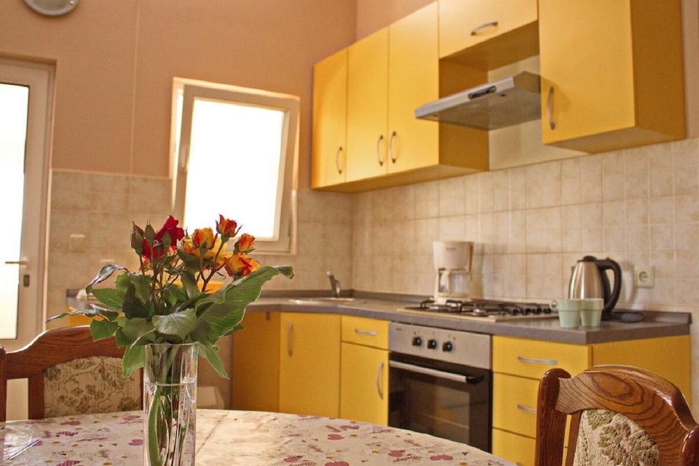 Apartment (Dita - 400 m from sandy beach - A2(4))