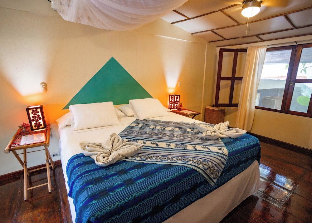 Family Room, Courtyard View photo 3