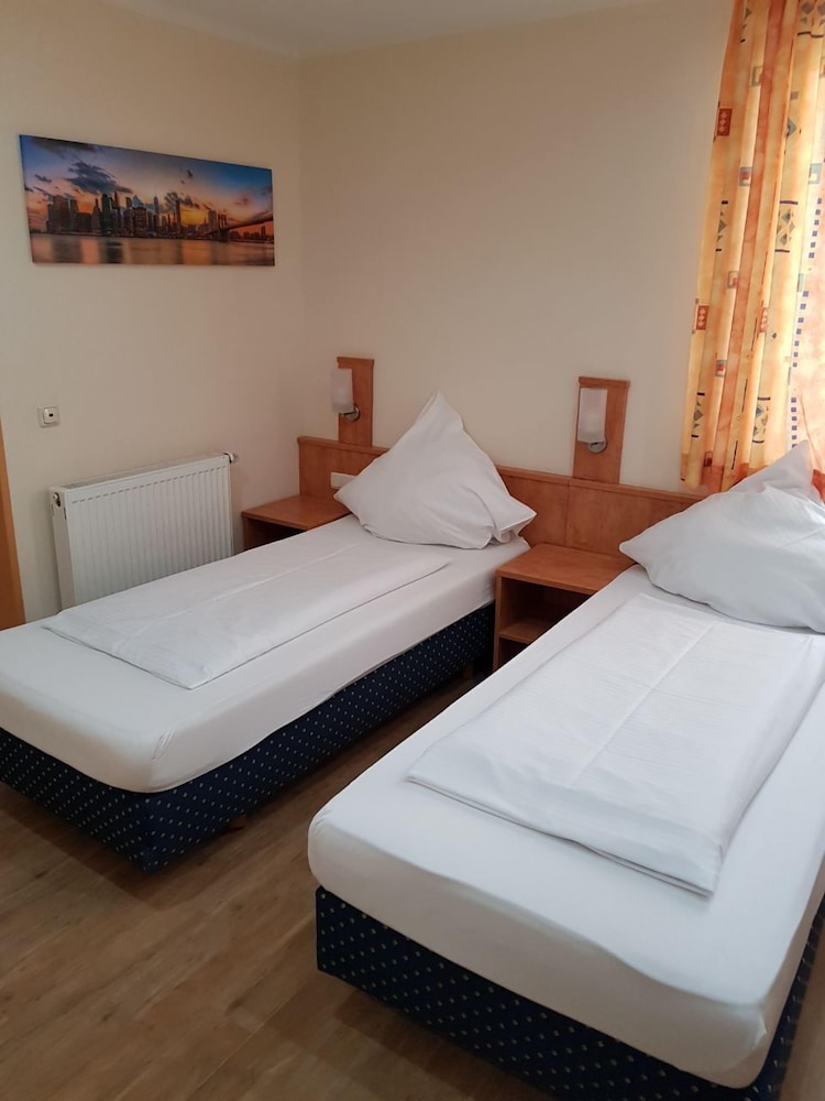 Twin Room photo 1