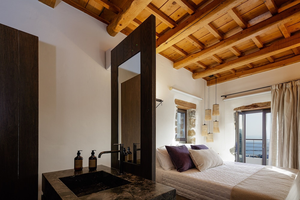 Superior Apartment, 2 Bedrooms, Jetted Tub, Sea View