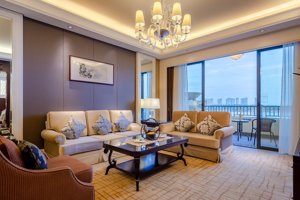 Celebrity Suite photo 1