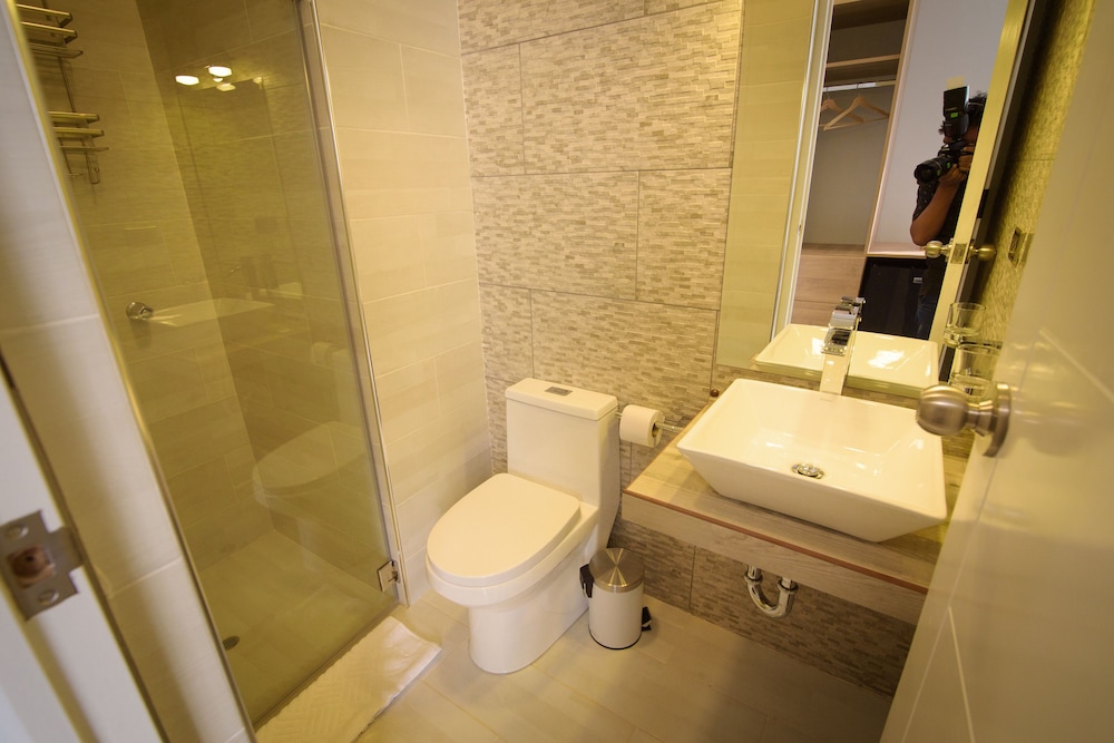 Double Room, 1 Queen Bed, Ensuite photo 2