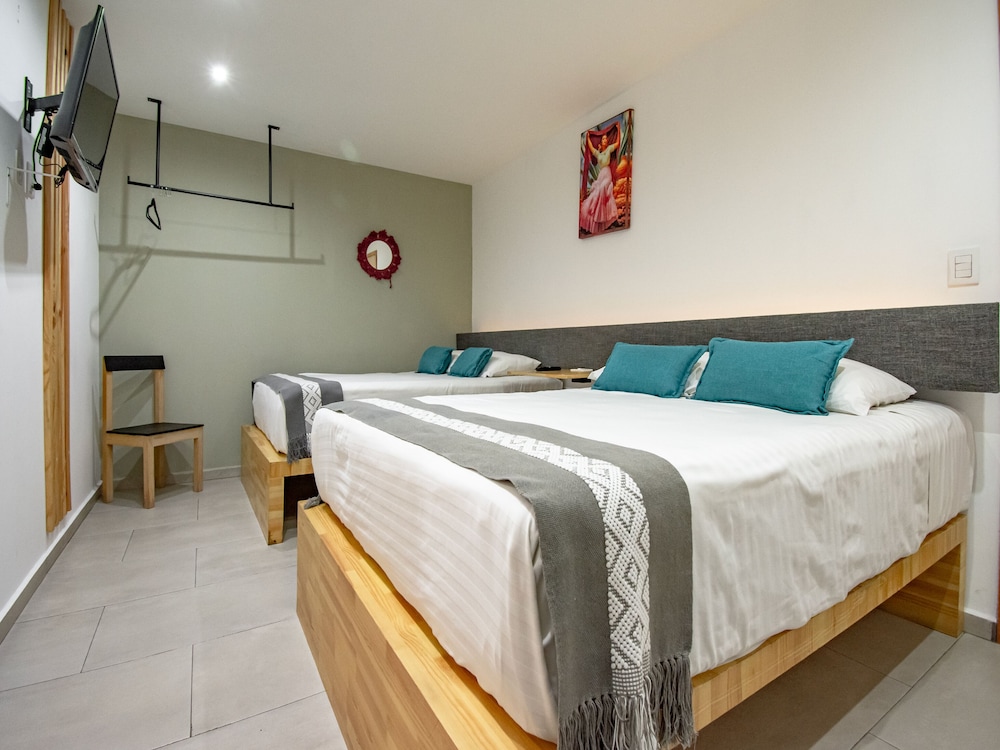 Standard Room, 2 Double Beds - Photo 7