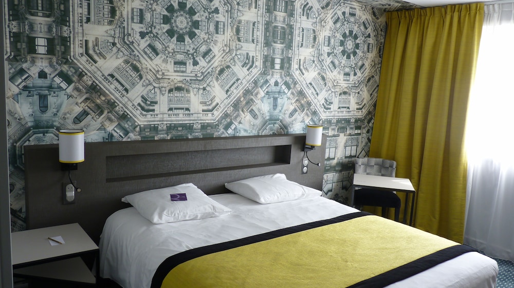 Suite with 1 double bed and twin beds - Photo 1