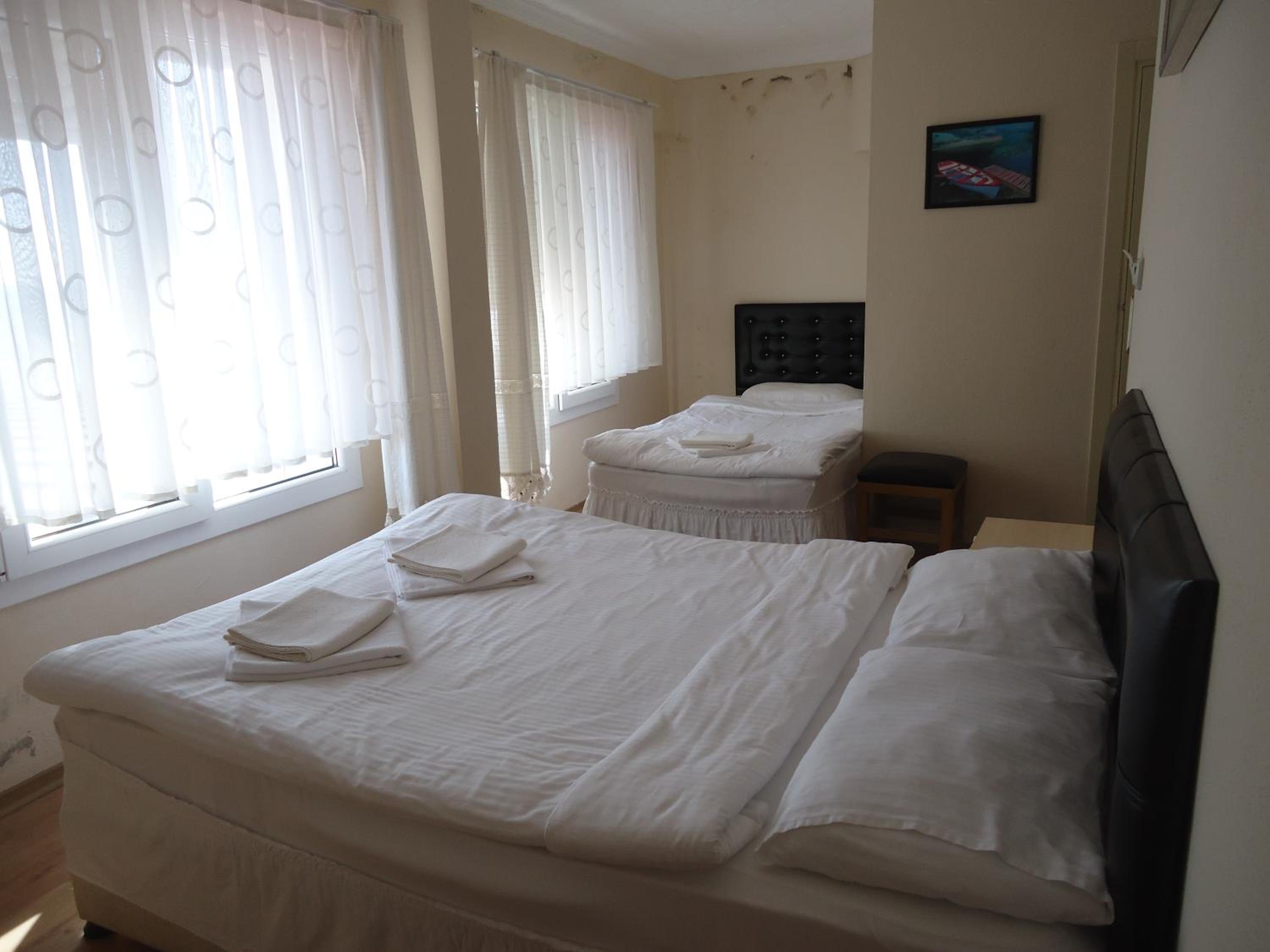 Standard Triple Room photo 2