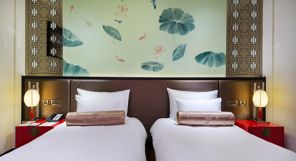 Economy Room, No Windows (Some rooms are located in the rear building, Chi Lin Pavilion. No bathtub)