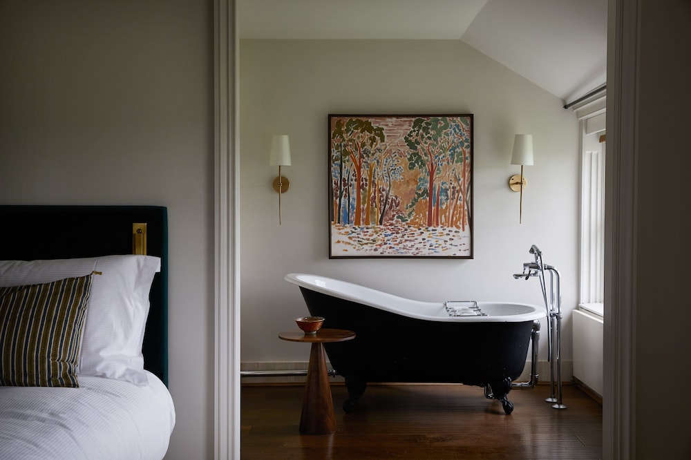 Superior Room, 1 King Bed (Mansion) photo 3