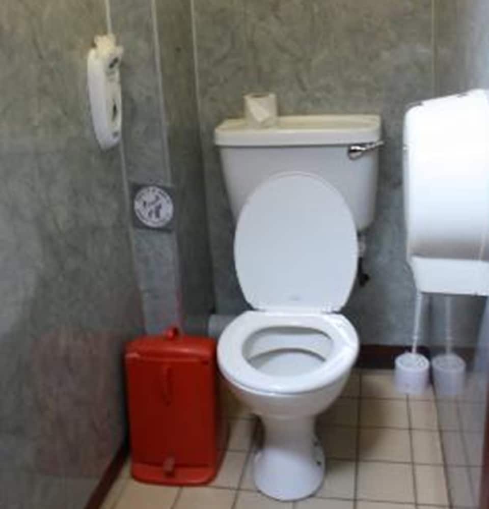Shared Dormitory, Women only, Shared Bathroom photo 3