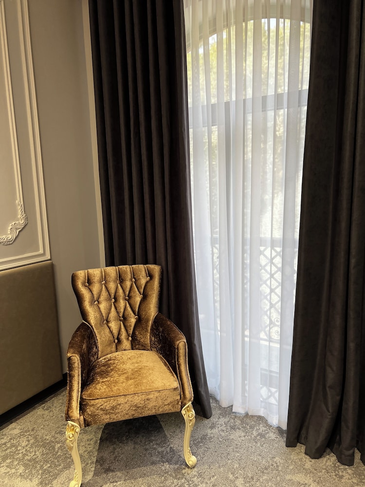 Deluxe Double Room - Photo 8