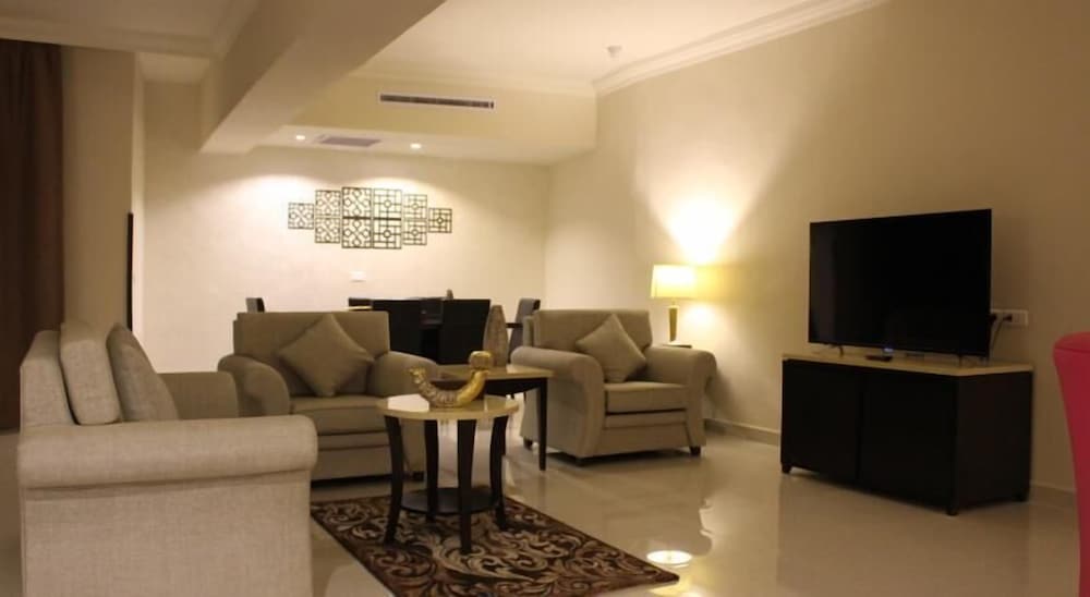 Executive Suite, Sea View, Beachside photo 1