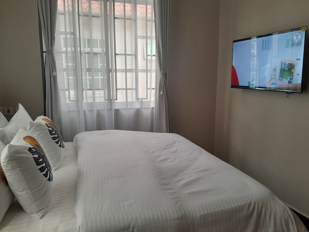 Executive Room, 1 Queen Bed, Non Smoking photo 2
